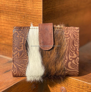 Nouveau design de pochette en cuir de fourrure de vachette véritable sculpture élégant multi-usages Offre Spéciale occidentale véritable peau de vache petits portefeuilles pour les femmes - Product Image 2
