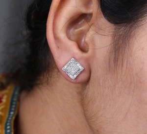 Boucles d'oreilles clous en moissanite pour femme, exportateur indien, bijoux de luxe étincelants pour mariée, cadeau à vendre - Product Image 5