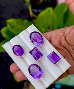 Atractivas piedras preciosas facetadas de amatista - Lote de amatista de gran tamaño en formas variadas - Piedras africanas sueltas de primera calidad para la elaboración de joyería - Product Image 4