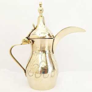Cafetière arabe artisanale en argent, Dallah ornée, sculptée à la main, théière orientale antique, serveur de boissons pour l'hôtellerie de luxe - Product Image 3