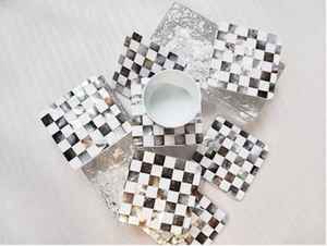 Exquisito Posavasos Hecho a Mano con Nácar y Mosaico Blanco y Negro para Decoración de Mesa - Product Image 4