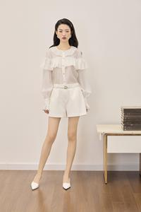 Blusa de mujer holgada, elegante, femenina y suave LACELIA - Blusa de organza con detalle de volantes en capas y cuello redondo KA65 - Product Image 6