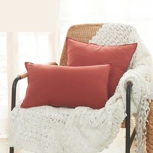 ปลอกหมอนอิงสีแดงทึบ ผ้าฝ้าย 100% ซักได้ ปิดแบบซอง ปลอกหมอนตกแต่งบ้าน - Product Image 1