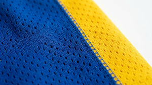 Pantalones Cortos Deportivos para Hombre, Azules, de Malla, con Rayas Laterales Amarillas, Cintura con Cordón, Transpirables, Casuales, de Poliéster Tejido - Product Image 4