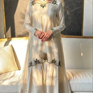 Nouvelle Collection Tendance : Ensemble Haut en Crêpe Naturel Lourd, Pantalon Palazzo et Dupatta – Style Moderne Prêt-à-porter pour Mariages, Fêtes et Diwali - Product Image 1
