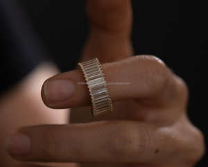 Arin/Oro de 18K/14K con diamantes naturales certificados GIA/IGI modernos, o diseños personalizados con anillos de diamantes MOQ bajos - Product Image 2