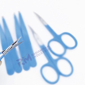 Pinzas para cejas RMI con recubrimiento en polvo azul y punta plateada, de acero inoxidable, con punta inclinada, ligeras y clásicas. - Product Image 3