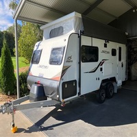 Caravane de voyage tout-terrain de luxe personnalisée et abordable, neuve, avec panneaux solaires et mobilier inclus