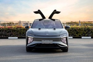 HI P HI X 2022, SUV Eléctrico de Alta Gama con Batería de Litio, Asientos de Cuero, Tracción Delantera, Neumáticos R21 - Product Image 6