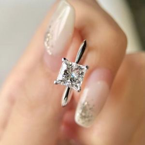 แหวนเพชรทรงปรินเซสคัท 2 กะรัต เพาะเลี้ยงในห้องปฏิบัติการ CVD ทอง 14K รับรองโดย IGI แหวนหมั้นสุดหรูสำหรับเจ้าสาวในงานแต่งงาน - Product Image 1