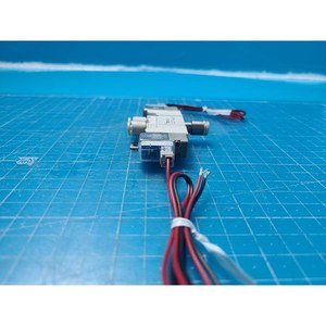 Vanne solénoïde double à 5 ports SMC SY3220-5LZ-C4, utilisée comme pièce détachée pour équipement semi-conducteur d'occasion - Product Image 2