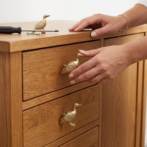 Tirador de latón con forma de pato, duradero y ecológico, para cajones y cómodas, diseño moderno, fácil instalación - Product Image 2