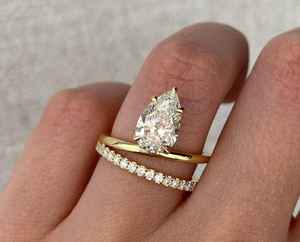 Anillo de compromiso de moissanita con corte de pera de diseño único, anillo de boda de doble banda de oro macizo de 14K, joyería fina de promesa nupcial para ella - Product Image 1