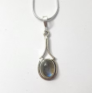 Pendentif solitaire en labradorite, monture en argent sterling 925, bijoux fins élégants et confortables - Product Image 2