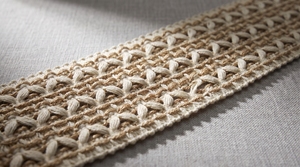 Cinta de encaje ancha de mezcla de algodón y yute con diseño floral calado para decoración del hogar y textiles decorativos - Product Image 4
