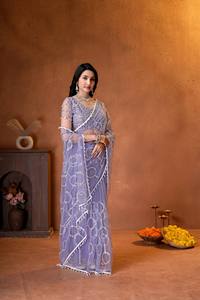 Sari de lujo de malla suave color lavanda con bordado pesado de lentejuelas plateadas, diseño Bollywood, elástico, para bodas indias, fiestas en la playa. - Product Image 2