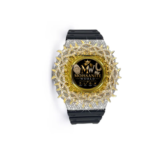 Montre de luxe Moissanite World Iced Out à quartz 45 mm entièrement sertie de moissanite, avec cristaux de saphir et bracelet en silicone - Product Image 1