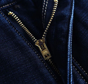 ผู้จัดจำหน่ายเสื้อผ้าบุรุษที่ดีที่สุด กางเกงยีนส์ระบายอากาศได้ดีและสวมใส่สบาย ทรงหลวม ยืดหยุ่นได้ ความยาวระดับข้อเท้า สำหรับผู้ชาย - Product Image 4