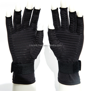 Guantes de Golf Ultra Transpirables y Cómodos para Hombre y Mujer, Diseñados para un Agarre Suave, Control, Sensación Flexible y Práctica Diaria - Product Image 1
