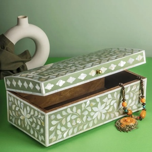 Boîte de rangement pour bijoux en marbre floral avec incrustations en os et couvercle, pour commode, coiffeuse ou table. - Product Image 6