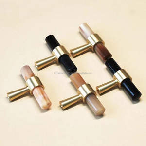 Perilla en Forma de T Hecha a Mano en India con Calidad y Atención Inigualables - Product Image 3