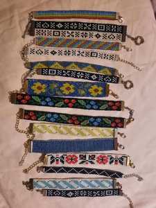 Bracelet perlé fait main avec motifs géométriques colorés pour la fabrication de bijoux - Product Image 2