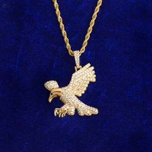 Pendentif Aigle Moissanite Iced Out Plaqué Or 18K, Bijou Thème Luxe, Pendentif Oiseau Volant, Bijou Hip Hop, Pendentif Animal - Product Image 4