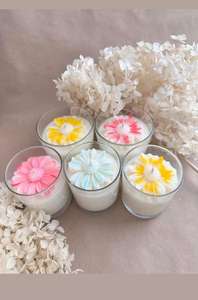 Bougie en verre en forme de marguerite - Bougie artistique en cire de soja, aromathérapie, parfumée, écologique, faite maison, décoration intérieure, fabriquée en Inde - Product Image 4