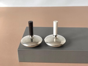 Salières et poivrières au style unique, vaisselle accrocheuse, parfaites pour les fêtes, les événements et les repas quotidiens, en provenance d'Inde. - Product Image 4