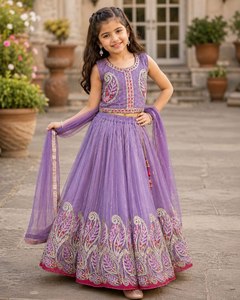 Ensemble Lehenga Choli sans manches pour filles, brodé Paisley, en Georgette, tenue traditionnelle, orné de sequins et de perles, pour la danse et les mariages - Product Image 4