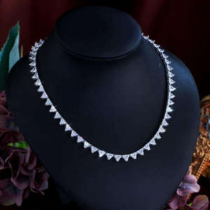 Nuevo Collar de Moda Brillante con Forma de Triángulo Blanco Cúbico para Novia, Collar de Tenis para Mujer, Joyería Elegante para Uso Diario y Fiestas - Product Image 1