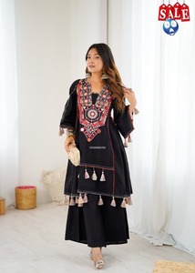 <b>Women</b> Ethnic Cotton <b>Kurta</b> Set With Embroidery Tassels Embroidery, Sequins & Real Mirror Work Casual Wear India Pakistan Style - Product Image 2