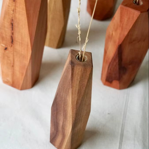 Jarrón de madera para decoración del hogar, jarrón de madera minimalista de la colección Hecho a Mano - Product Image 1