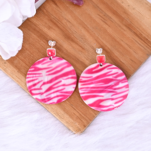 Pendientes Colgantes de Resina con Calcedonia Fucsia y Madreperla |   Plata de Ley 925 - Product Image 5