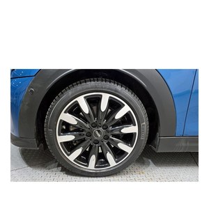 Mini Cooper Classic 2022/1 con Cámara Trasera, Asientos de Cuero, Volante a la Izquierda, Estándar de Emisiones Euro V, Solo 3.111 km de Kilometraje - Product Image 5