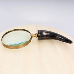 Loupe en corne de buffle naturelle polie, faite à la main, de haute qualité, écologique, personnalisable, style moderne/classique, cadeau pour homme - Product Image 1