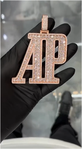 CONCEPTION Colgante de Letra Inicial con Diamante Moissanita VVS1, Chapado en Oro Rosa sobre Plata 925, Apto para Prueba de Diamantes - Product Image 2