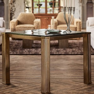 Candelabro de metal plateado con cinco soportes curvos para velas y patas acampanadas para una iluminación elegante de mesa y decoración del hogar - Product Image 6