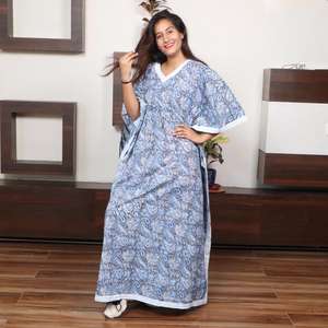 Vestido Kaftan Largo de Algodón Estampado a Mano de Alta Calidad, Ecológico, Moda India y Árabe para Mujer con Cuello en V - Product Image 3