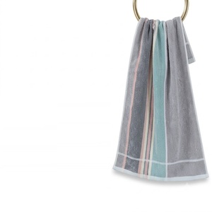 Serviette de bain 100% coton, super douce, très absorbante, en tissu éponge, bordure Dobby, luxe, pour hôtel et spa, logo personnalisé - Product Image 6