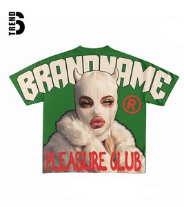 Camiseta Gráfica con Diseño Personalizado, Patrón a Cuadros, Estilo Urbano, Corte Regular, Impresión por Sublimación - Product Image 1