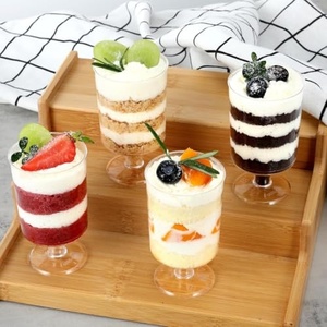 Elegantes Vasos Desechables Cuadrados de Plástico Transparente de 150 ml para Postres, Mini Parfaits, Mousse, Pudín, con Tapa Abatible, Aptos para Congelador, Ideales para Fiestas - Product Image 4