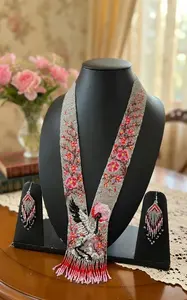 Ensemble de colliers perlés ukrainiens tendance : Bijoux ethniques floraux à motif grue, perles traditionnelles pour les fêtes, Noël - Product Image 5