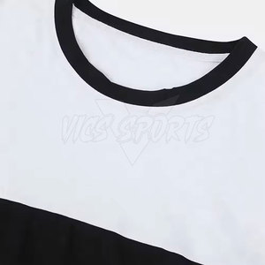 T-shirt basique moderne pour homme, confort quotidien, tissu doux, idéal pour une tenue quotidienne. - Product Image 3