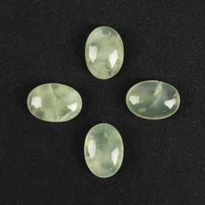 Prehnita Verde Natural de Alta Calidad, Corte Ovalado de 10x14mm, Cabujón Calibrado con Reverso Plano, Proveedor Mayorista de Joyería Suelta - Product Image 1