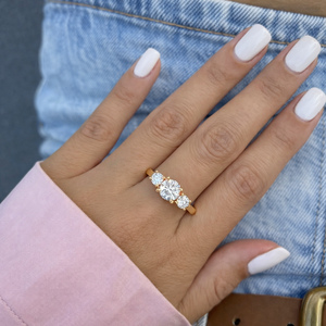 Anillo de Diamantes Redondos de Tres Piedras de Oro Puro de 14K y 18K con Certificado IGI, Anillo de Compromiso, Anillo de Promesa, Regalo de Aniversario de Bodas - Product Image 5