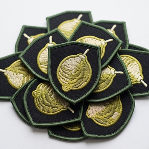 Wholesale Custom Patch Maker Diamond Hen Mother Chicks <b>Badge</b> Off White Twill Yellow Border <b>Iron</b> <b>On</b> Applique - Product Image 6