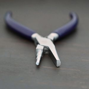Pince à mâchoires plates de précision pour la fabrication de bijoux, le façonnage, l'enroulement, le pliage et la création de boucles cohérentes - Product Image 3