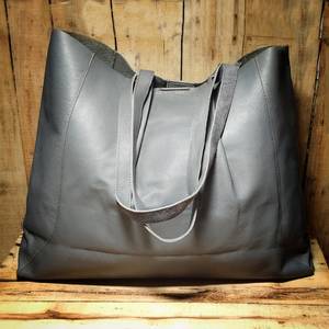 Top Quality Durable Leather Shoulder <b>Bag</b> Large Capacity Carryall for <b>Work</b> & Travel Factory Direct Manufacturer Low MOQ - Product Image 1