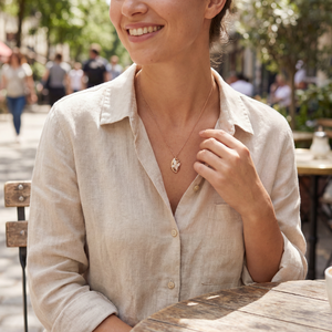Collier Statement Or Rose pour Femme, Style Infini Élégant, Bijou Minimaliste en Perles avec Accents Scintillants, Idéal pour Fêtes et Usage Quotidien - Product Image 1